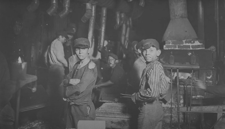 The inhumane conditions in which people had to work in the factories in Aalst during that time.